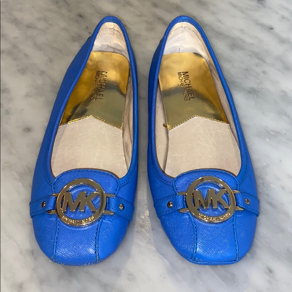 Micheal Kors blue flats